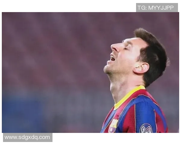 足球传奇星辉：从贝利到梅西，见证不同时代的足球英雄崛起