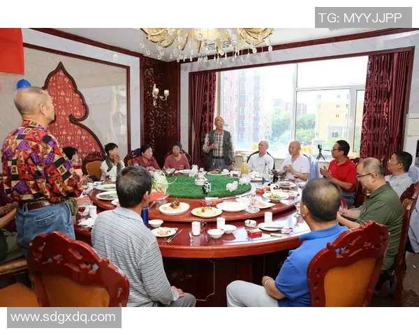 昔日绿茵巨星同框合影再现辉煌岁月追忆经典时刻